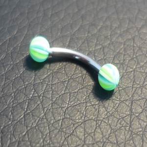 Piercing arcade vert et bleu