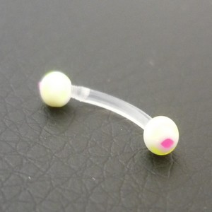 Piercing arcade jaune, blanc et rose