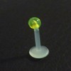 Piercing labret jaune