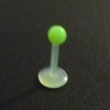 Piercing labret vert