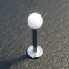 Piercing labret blanc