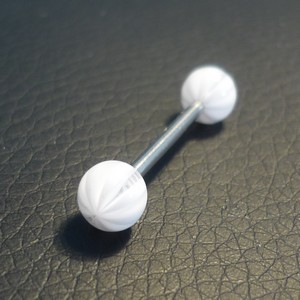 Piercing langue blanc