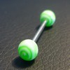 Piercing langue vert