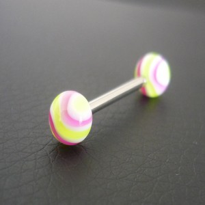 Piercing langue rose, jaune et blanc