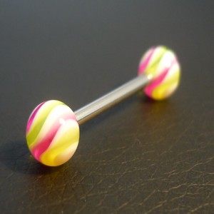 Piercing langue vert, rose et blanc