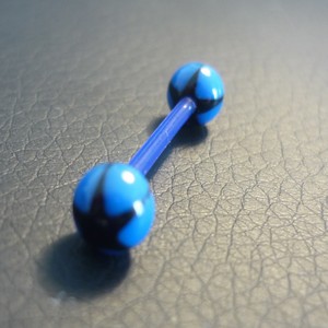 Piercing langue bleu et noir