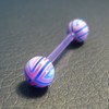 Piercing langue bleu et rose