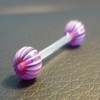 Piercing langue violet et blanc